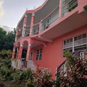 Homestay Teverence, Sandy Point Town